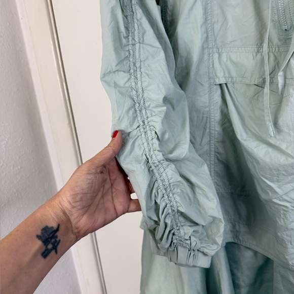 Farm Rio banana juice, pink and red, tropical, long sleeve tiered, mini dress L - Picture 3 of 12